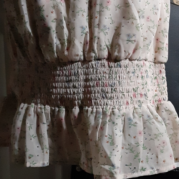 Top - Picture 4 of 5